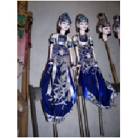 Wooden puppets-600.jpg